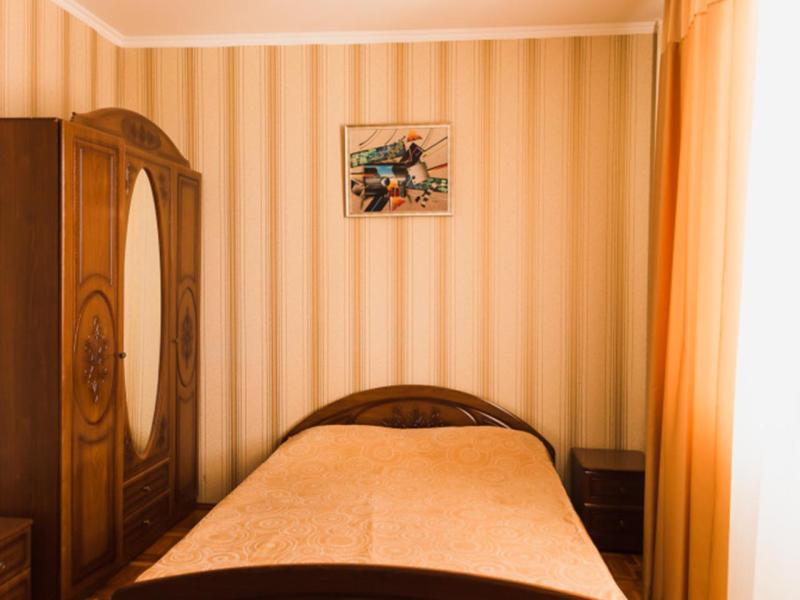 Анадель Клевер