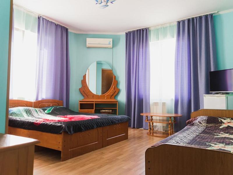 Анадель Клевер