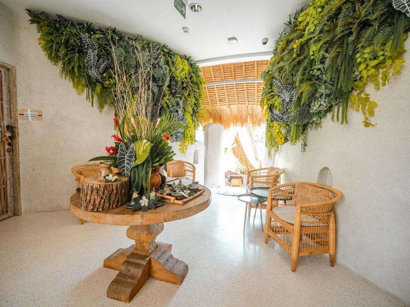 Eden Beach Resort & Spa