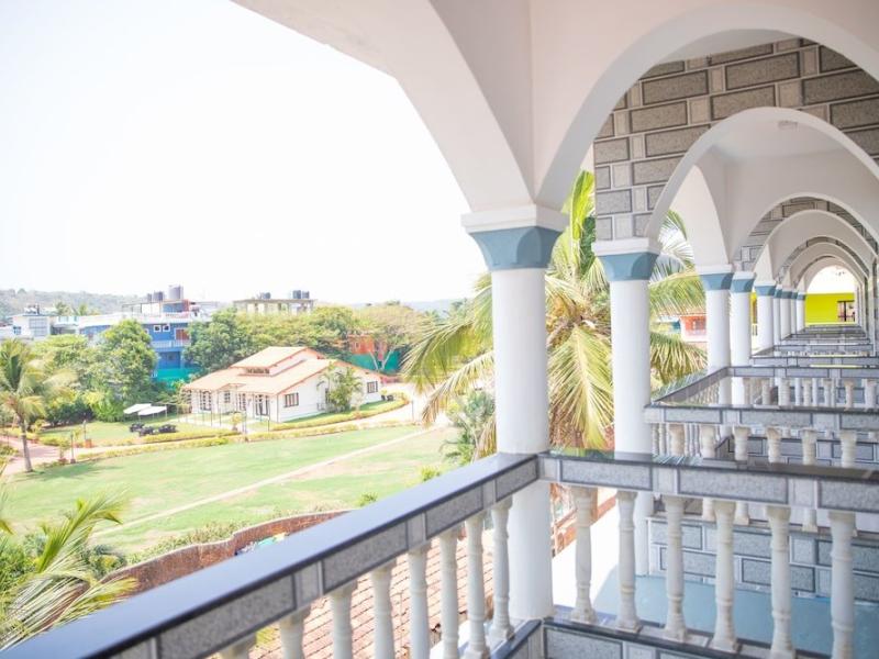 Larios Beach Holidays Resort