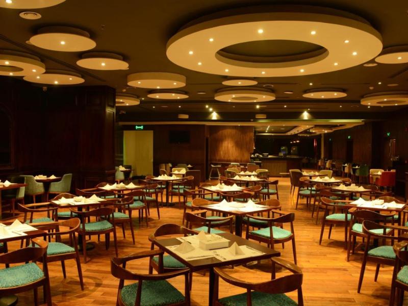 Atiram Premier Hotel