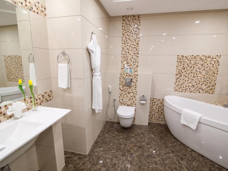 Atiram Premier Hotel