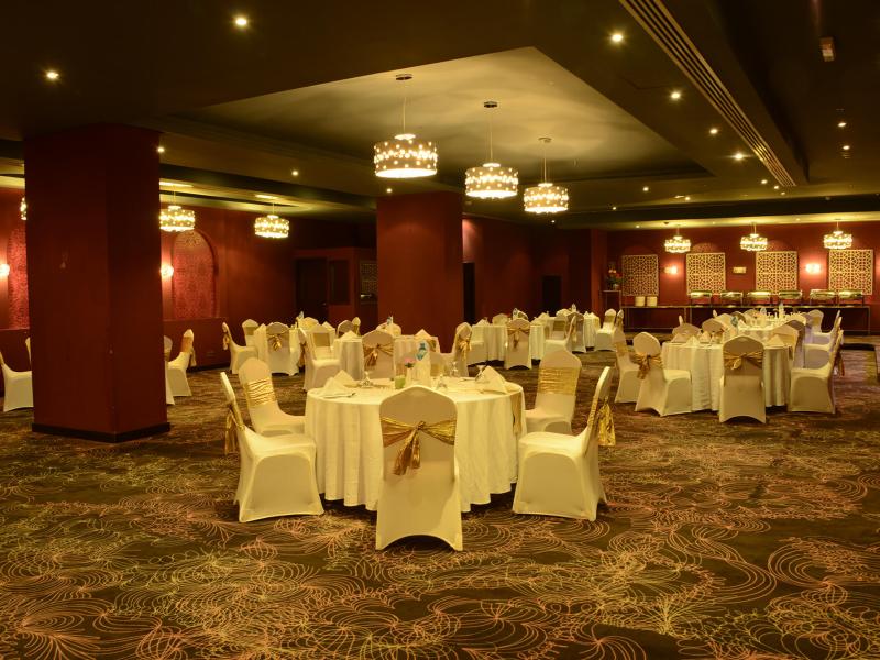 Atiram Premier Hotel