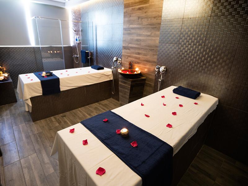 Atiram Premier Hotel