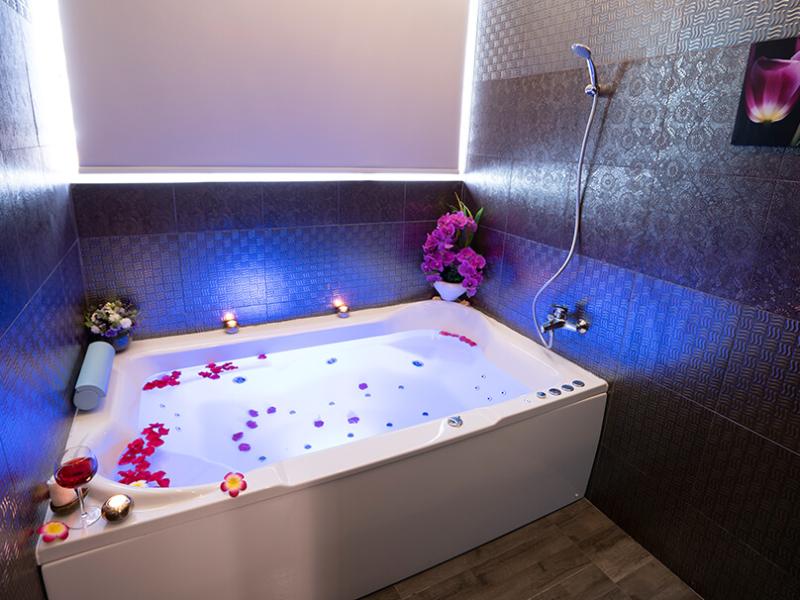 Atiram Premier Hotel