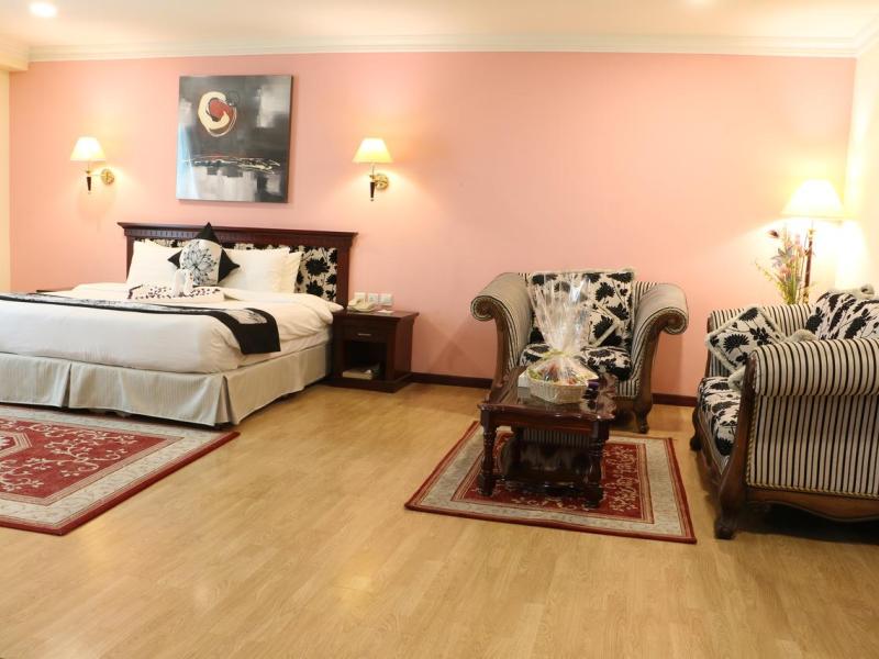 Pars International Hotel