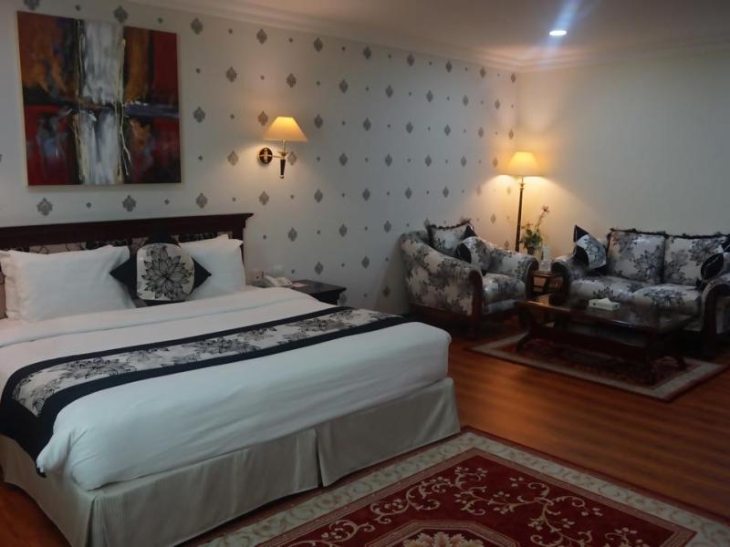 Pars International Hotel