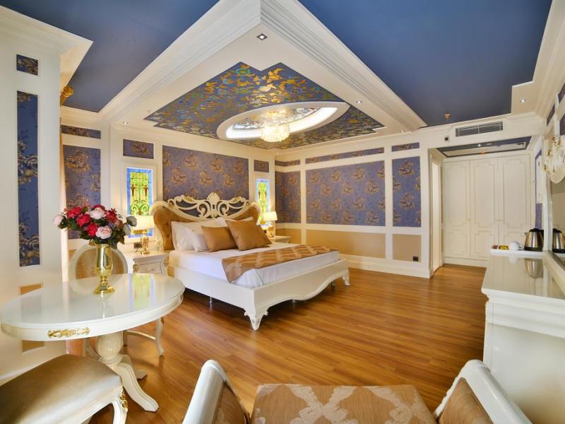 Seven Hills Palace Hotel