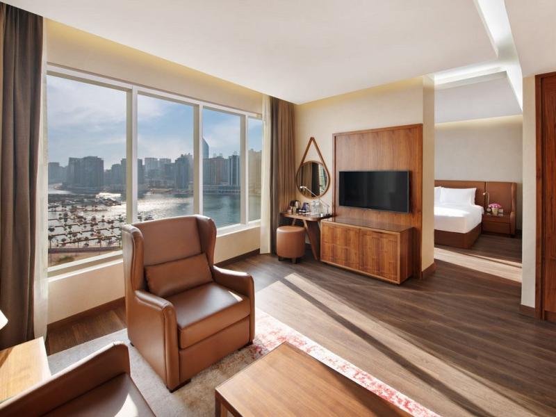 Radisson Blu Hotel, Dubai Canal View