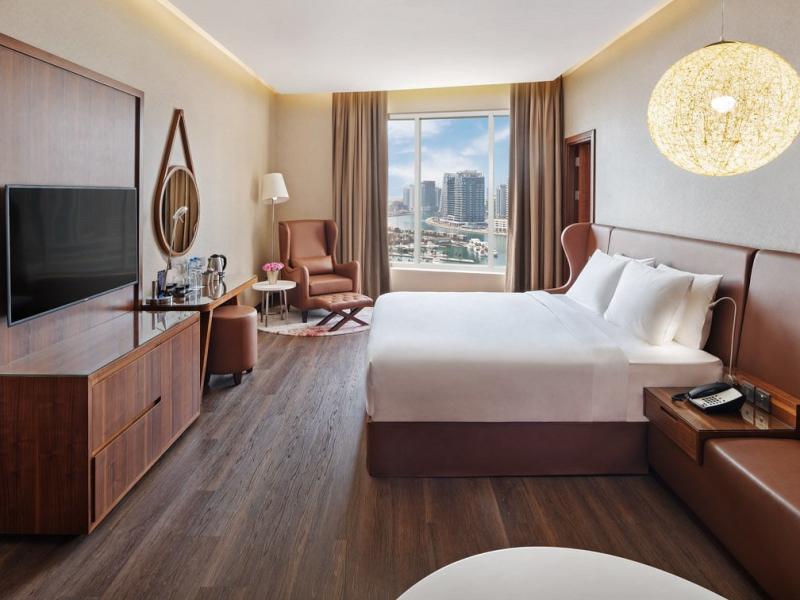 Radisson Blu Hotel, Dubai Canal View