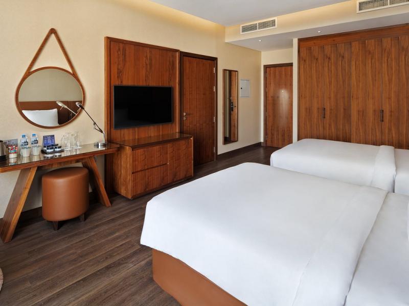 Radisson Blu Hotel, Dubai Canal View