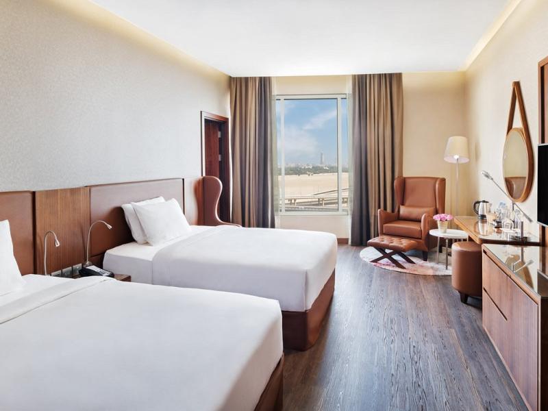 Radisson Blu Hotel, Dubai Canal View