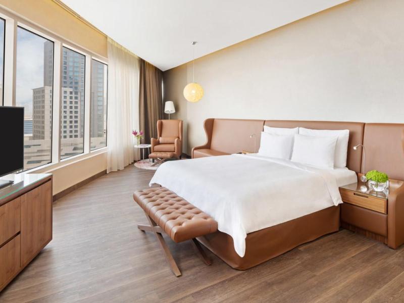 Radisson Blu Hotel, Dubai Canal View