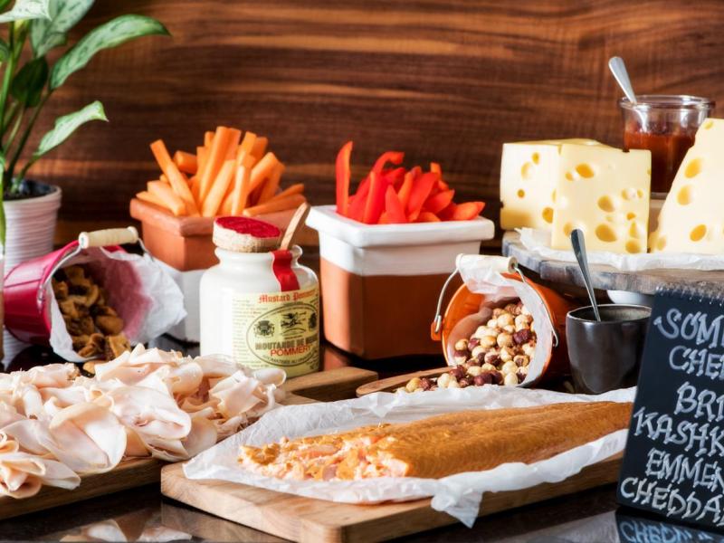 Radisson Blu Hotel, Dubai Canal View