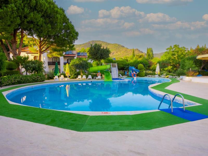 Dogan Paradise Beach (Ozdere)