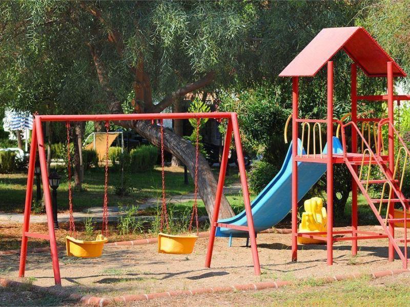 Dogan Paradise Beach (Ozdere)