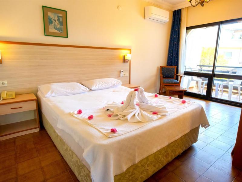 Dogan Paradise Beach (Ozdere)