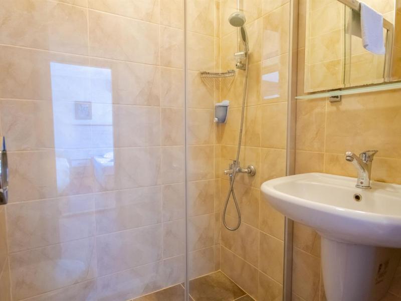 Dogan Paradise Beach (Ozdere)