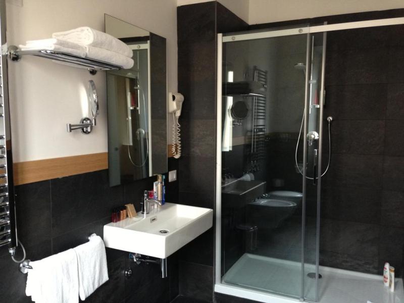 Rhome Terminal Guest House