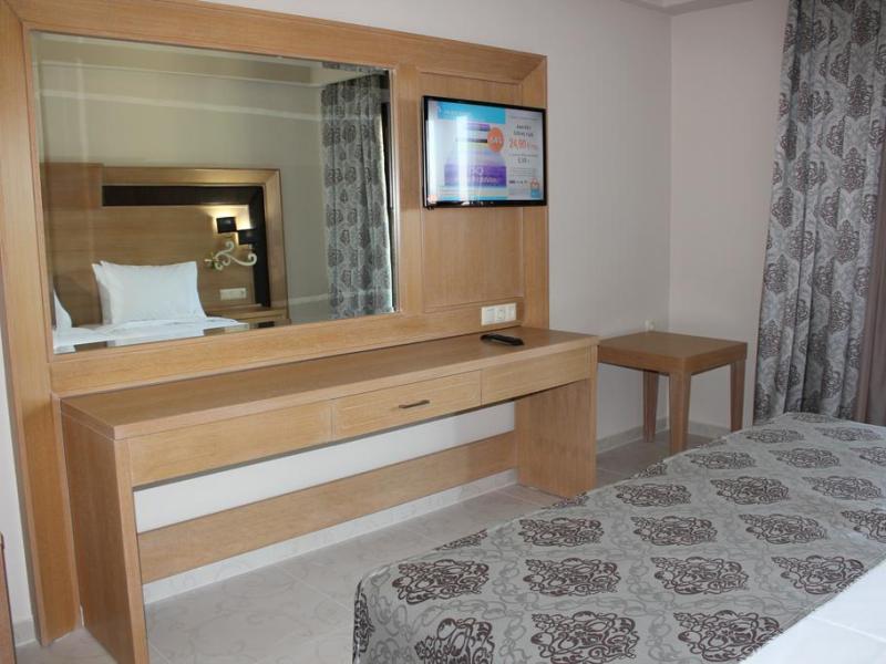 Grand Meteora Hotel