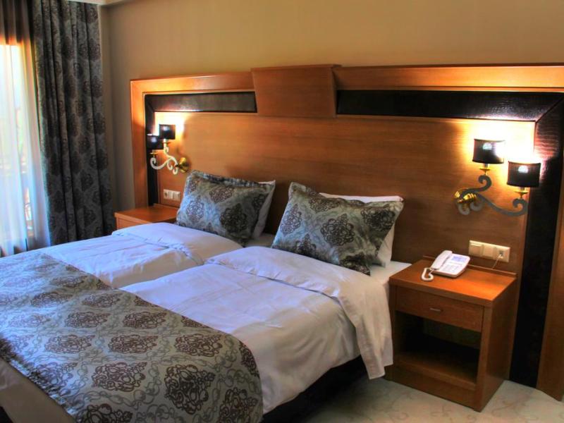 Grand Meteora Hotel