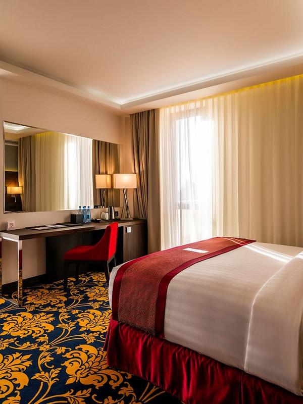 Ramada Hotel & Suites