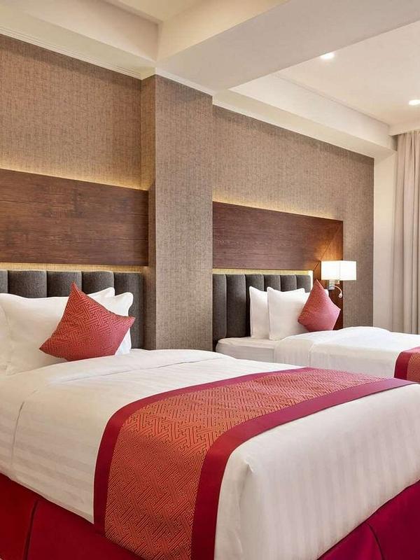 Ramada Hotel & Suites