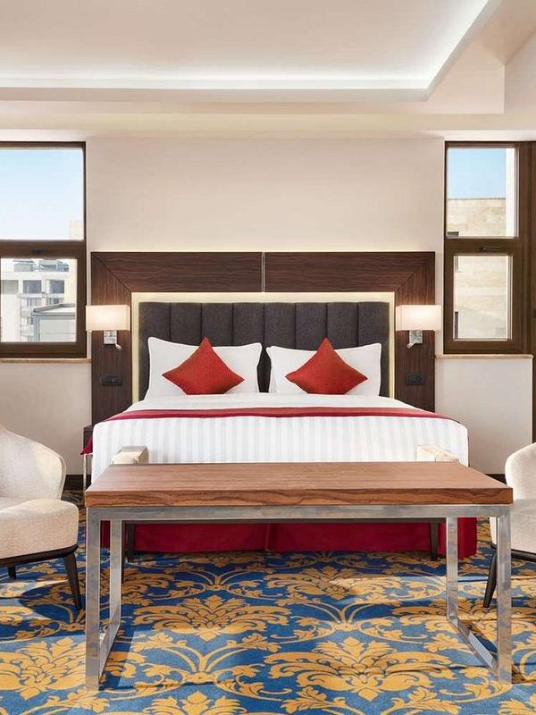 Ramada Hotel & Suites