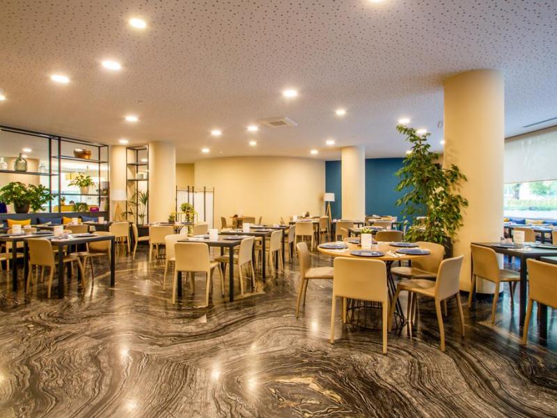 Ark Hotel