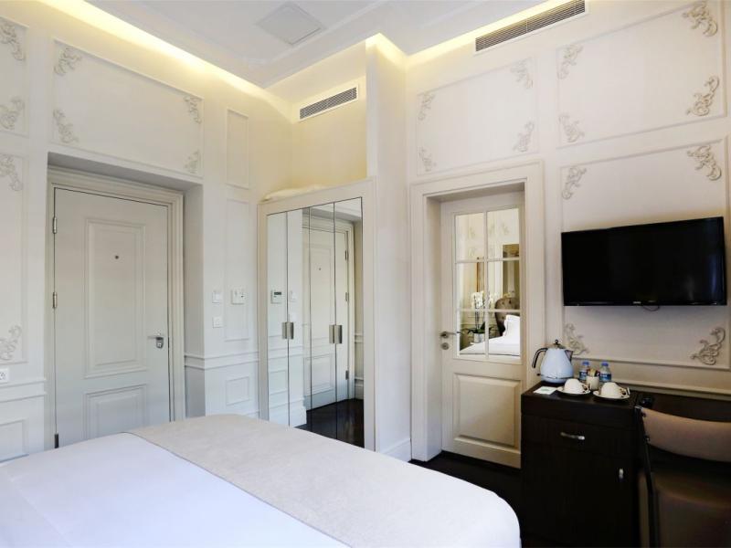 Fuga Hotel Constantinidis
