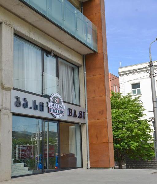 Hotel Basi