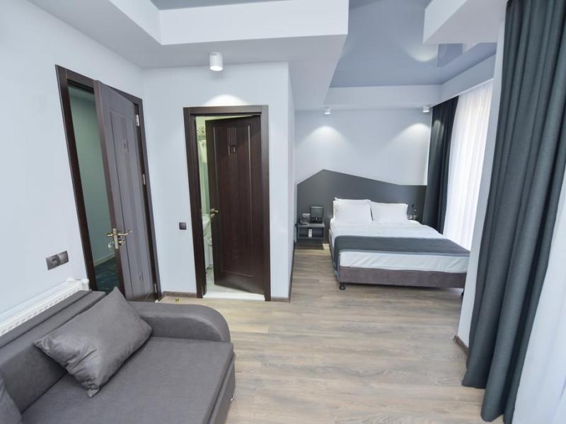 Hotel Basi