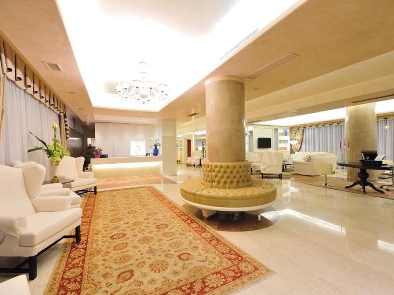 Hotel Roxy Plaza