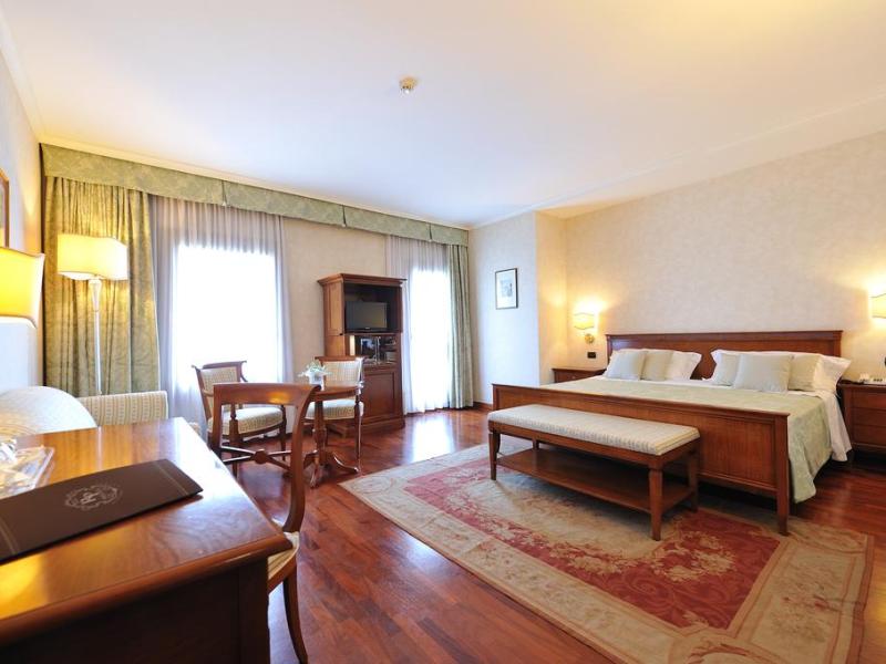 Hotel Roxy Plaza