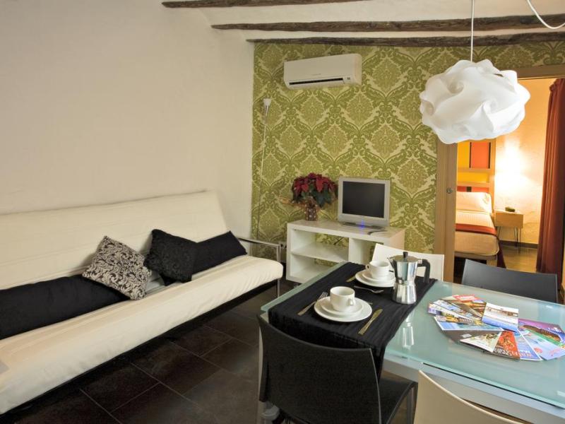 Ciutat Vella Apartments