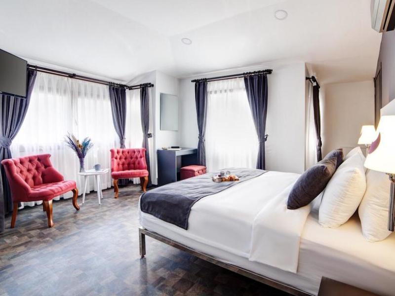 Lime Garden Hotel
