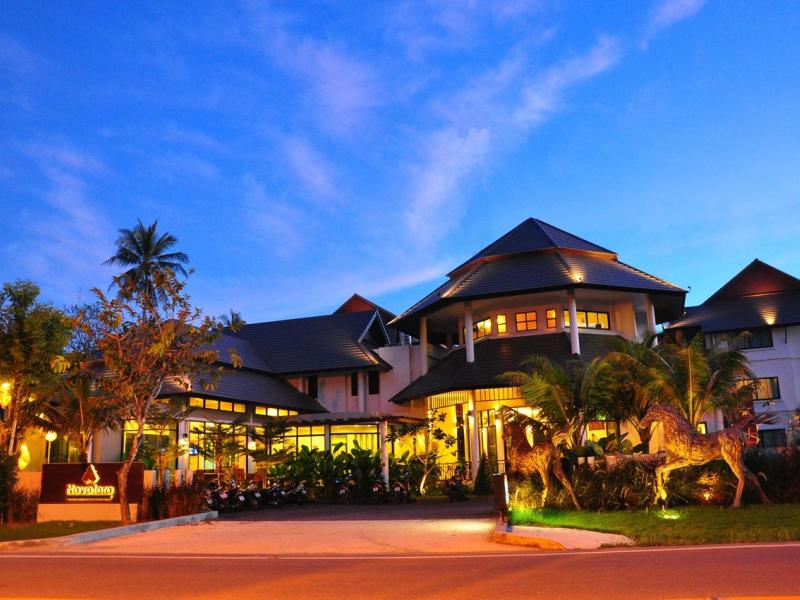 Navatara Phuket Resort