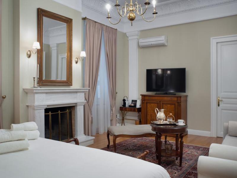Noble Suites