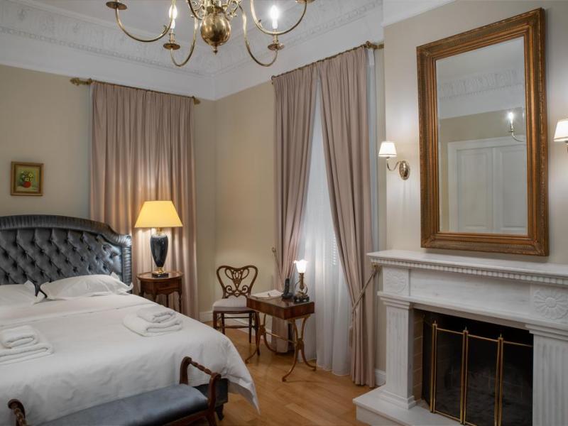 Noble Suites