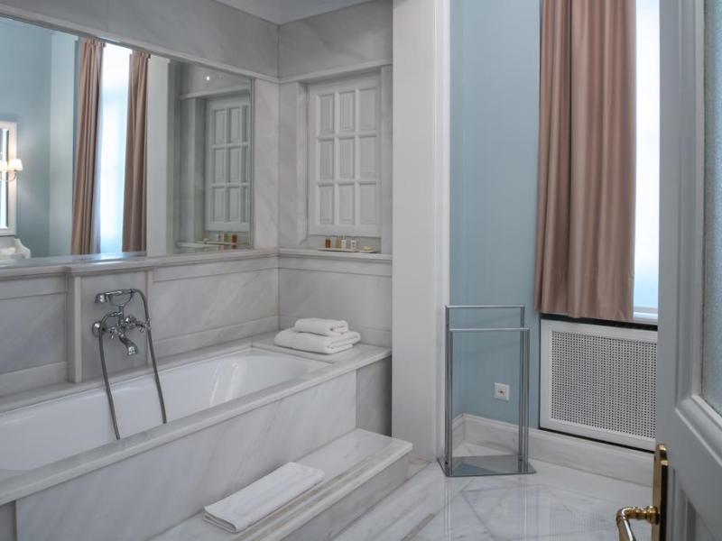 Noble Suites