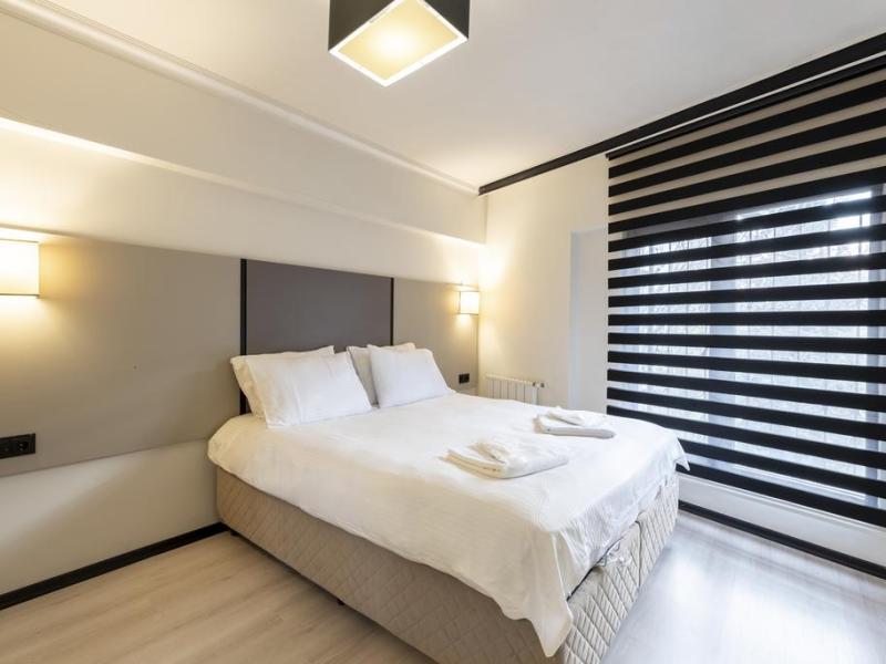 Global Suites Hotel