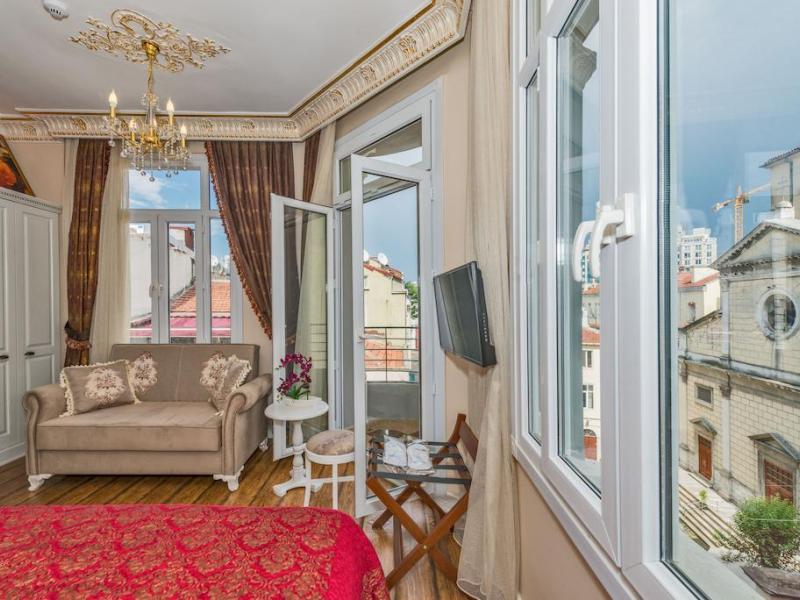 IQ Hotel