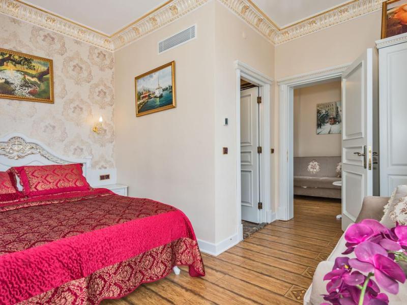 IQ Hotel
