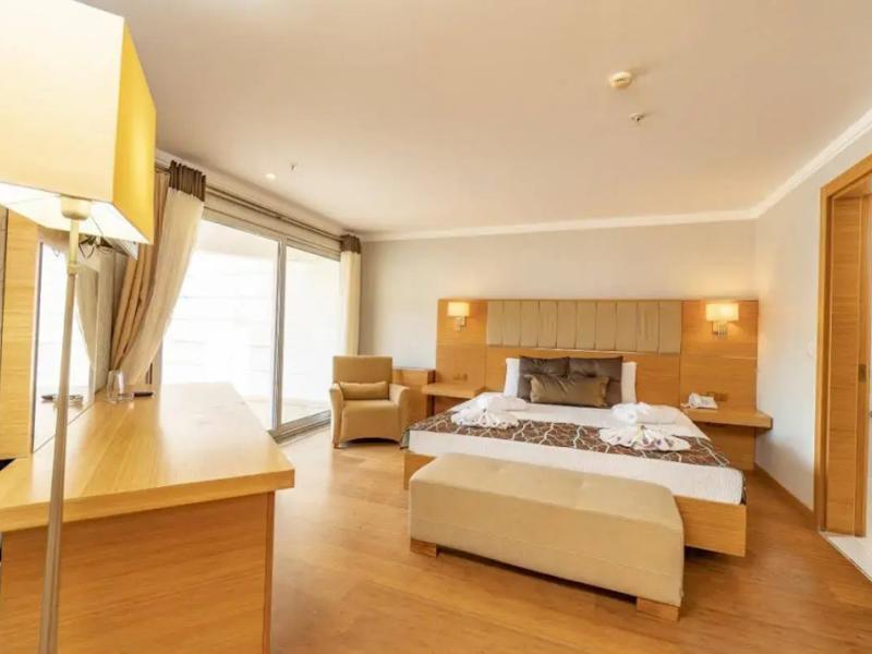 Maira Deluxe Resort Hotel