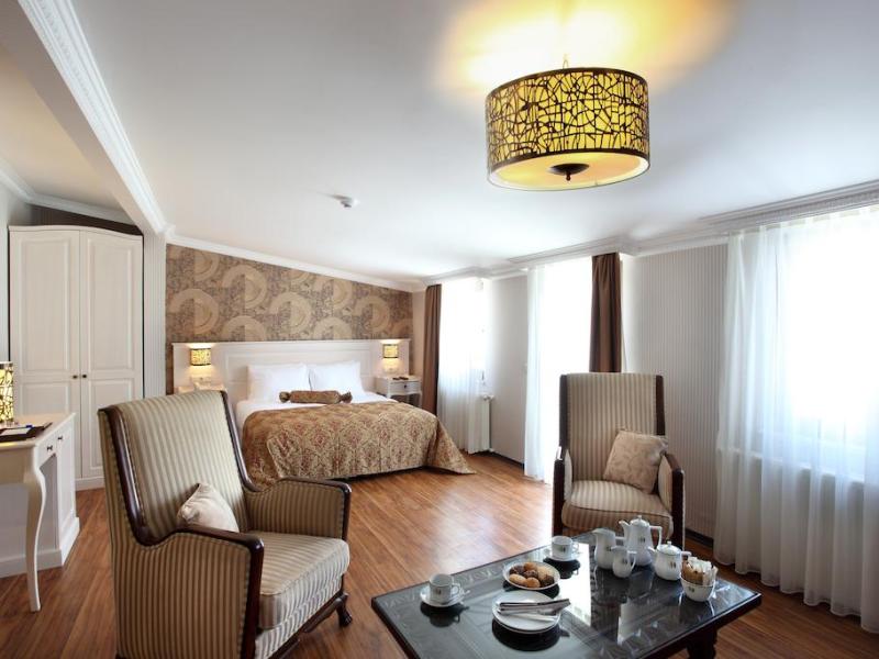 Pera Orient Suites