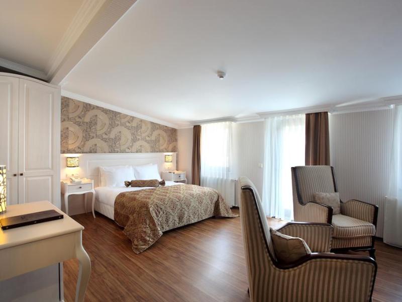 Pera Orient Suites