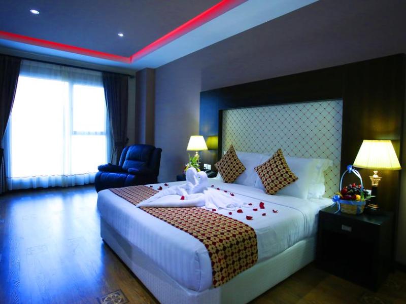 Crystal Palace Hotel