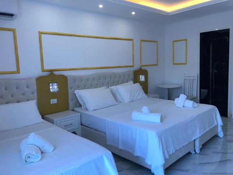Ujvara Hotel