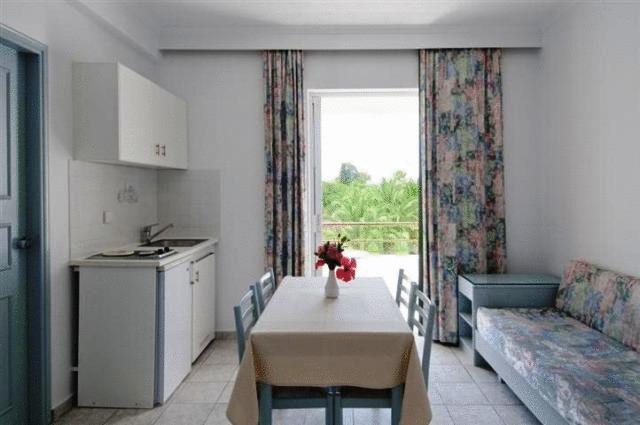 Alexandra Beach Hotel