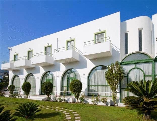 Alexandra Beach Hotel